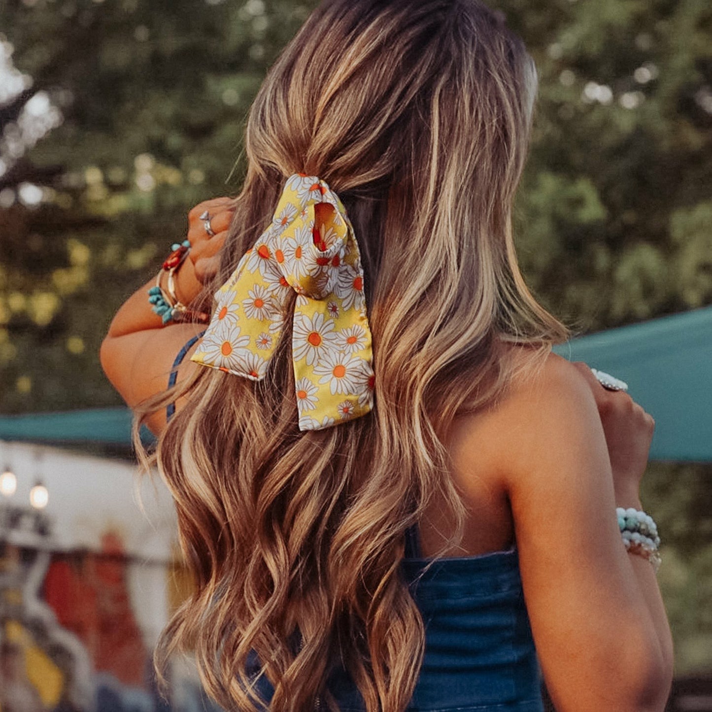 Bows
– The Beachwaver Co.